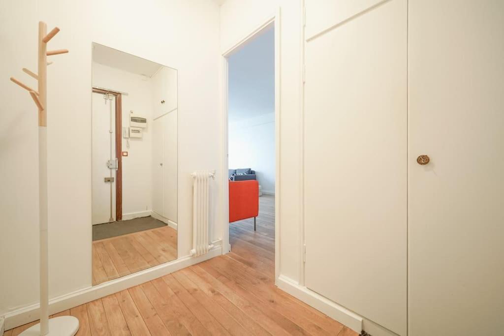 Spacious 1br In 10th District Appartement